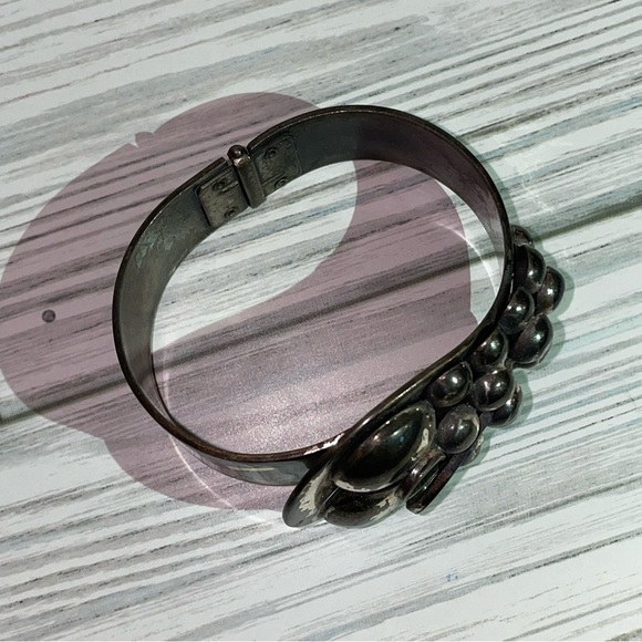 Spring bracelet with Grapes - Picture 2 of 3